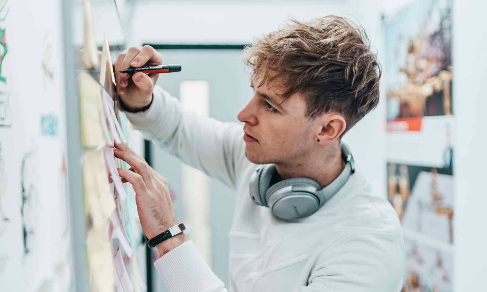 Can I Apply For A UK Expansion Worker Visa?